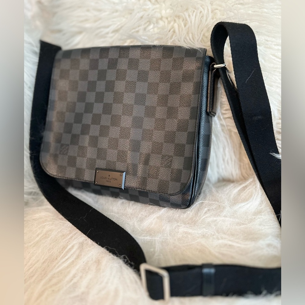 Auth gently used Louis Vuitton Daimer Graphite PM N41260 - Picture 2 of 9